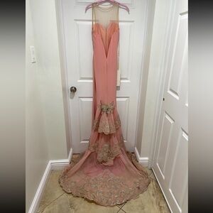 Stunning NWOT Tarik Ediz gown